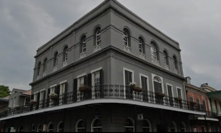 拉羅瑞公館有『新奧爾良最陰森的建築』之稱，目前不對外開放參觀。
