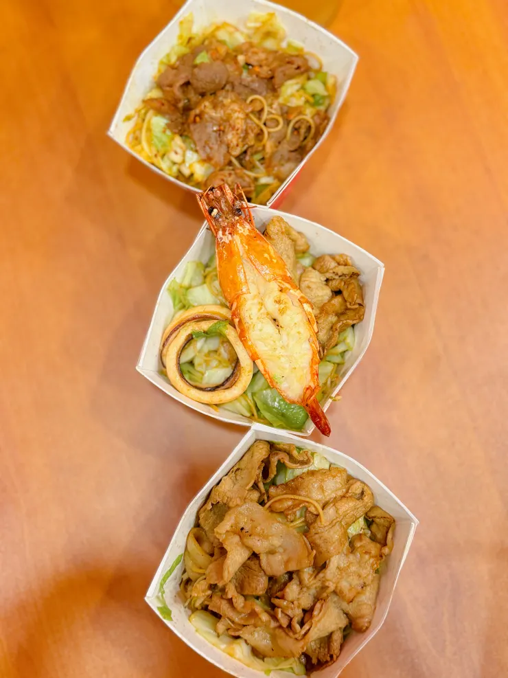 一盒就是一份主食,料多豐富,10周年慶換購優惠的主食分量一樣不減少