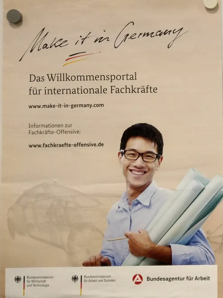 對亞洲人的刻板印象？（現在工程師還有在用藍曬圖？？