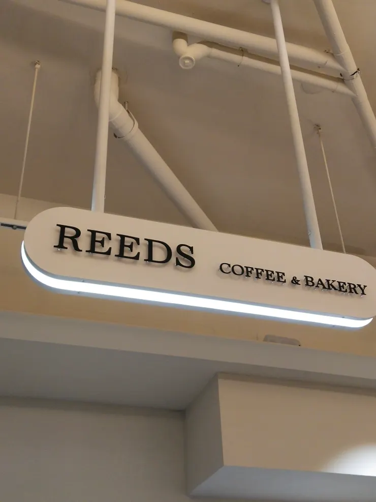 工作台上方的招牌