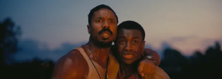 陽光升起，烈火燃盡黑暗，也燒掉他們僅存的浪漫。