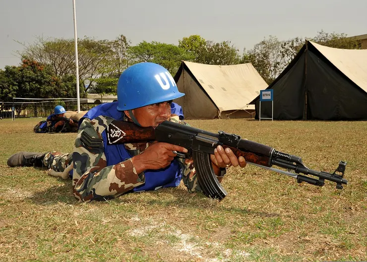 在孟加拉進行訓練的尼泊爾士兵，使用56式