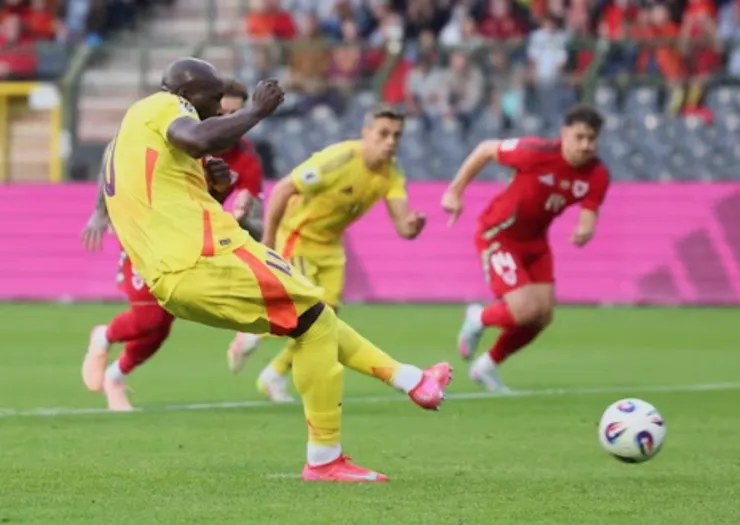 盧卡古射入十二碼球助比利時領先1:0