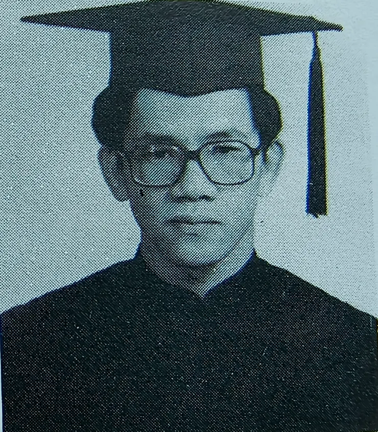 畢業紀念冊中埔里的大頭照