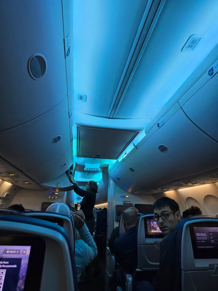 推一下Delta 航空，服務很讚