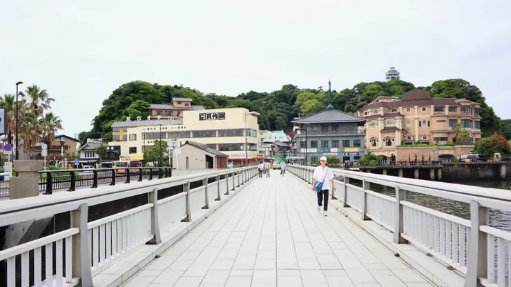 自弁天橋上拍攝江之島