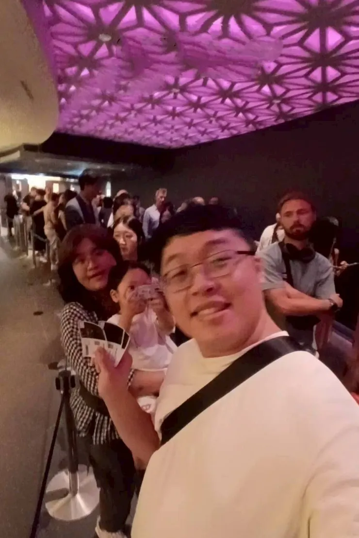 等排電梯的我們