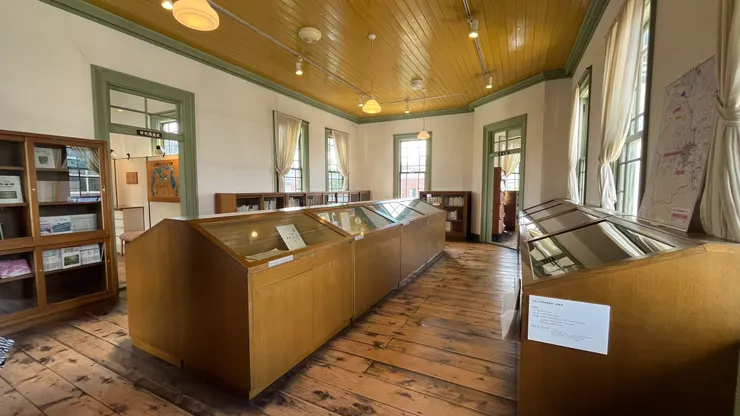 當年的文人就是在此閱讀的吧。