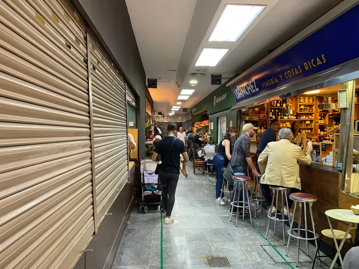 感覺飲食店不少