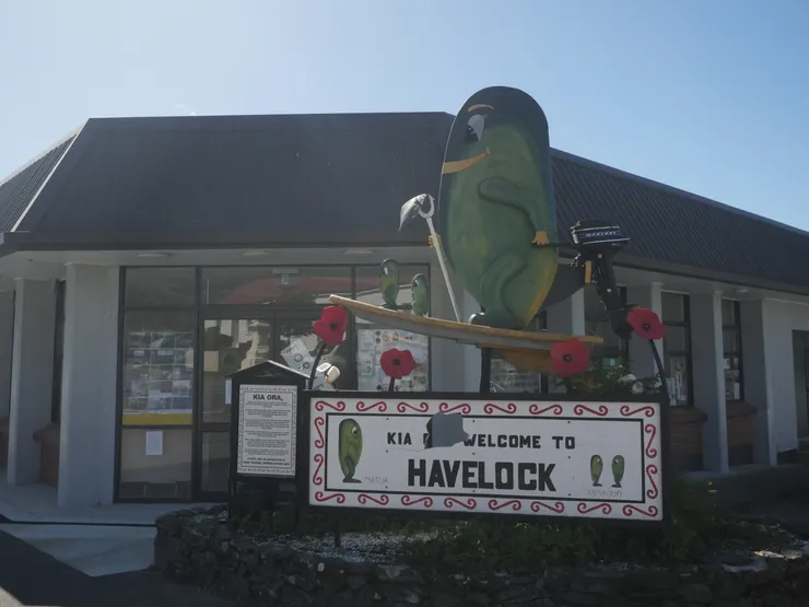 Havelock除了以綠淡菜出名,也出過諾貝爾獎得主,我們都戲稱它為Have luck。