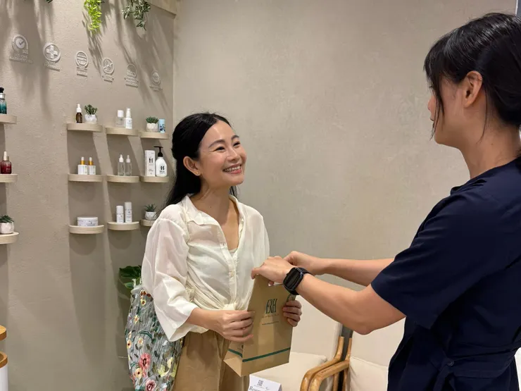 圖說：十藝生技旗下ERH品牌，在馬來西亞取得亮眼成績，擁有2間沙龍門市以及10家以上的分銷經銷商，透過優質體驗服務，成功擄獲當地民眾的心。（資料來源：十藝生技）