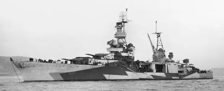 路易斯維爾號重巡洋艦， 1943年12月17日，加州瓦列霍馬雷島海軍造船廠附近。