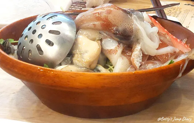 ▲「八方悅」精緻鍋物，自助吧吃到飽！鶯歌老街/圖片來源：Betty's Jump Diary