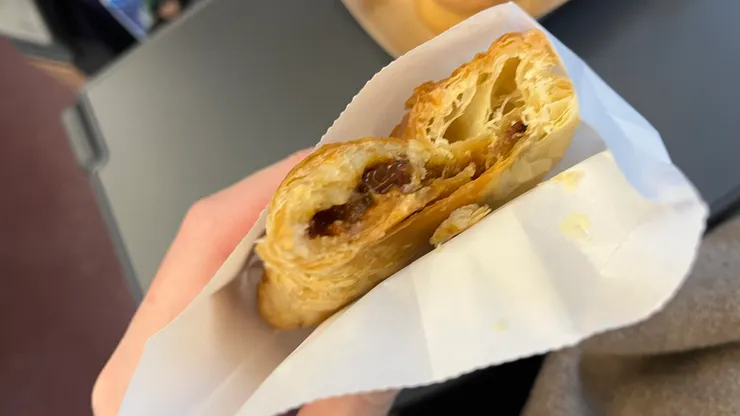 牛肉餡也化解了餅皮可能會太乾的尷尬。