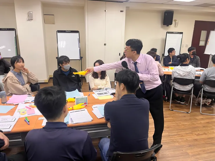 創新式問題分析與解決課程