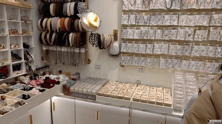 HUNDRESS均百韓飾