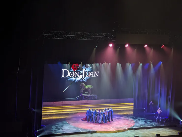 末場的臺上臺下大合照