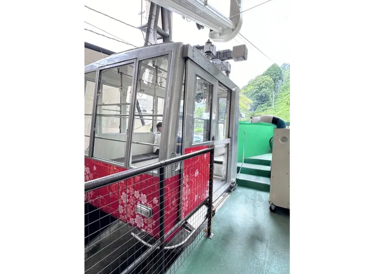 吊籃來了，準備上車