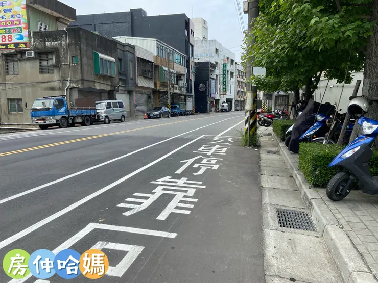 社區門口就有藍15路公車，長輩友善社區