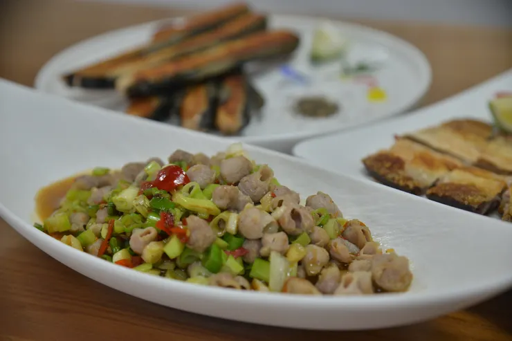 長盈海味屋招牌菜「清炒虱目魚魚腱」。