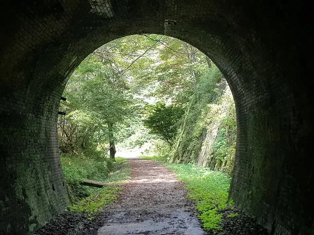 碓冰峠遊步道途中的隧道