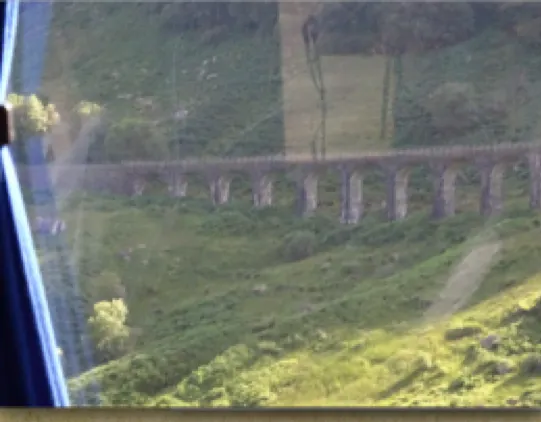 只有拍到一小截格蘭芬南橋