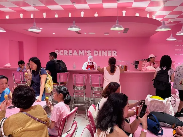 screamer's diner, photo by bookarchery