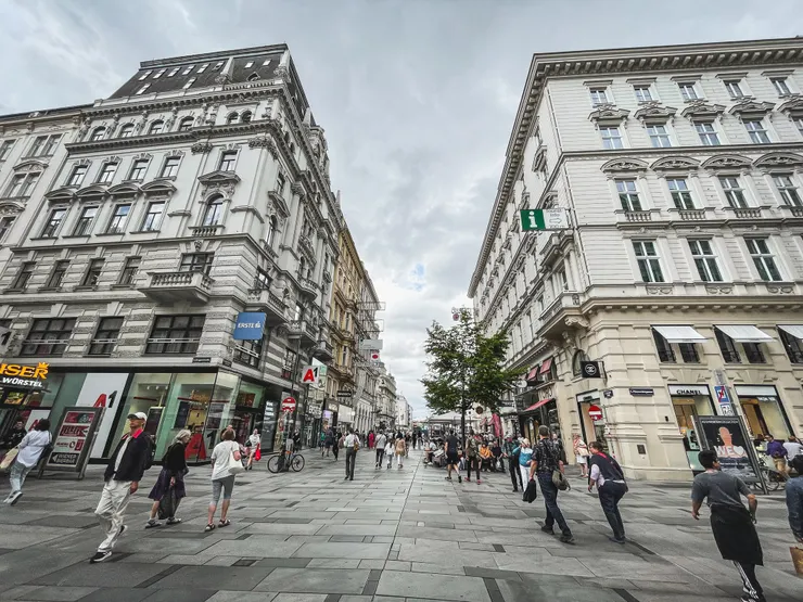 shot by Emma @ Vienna, Austria . 07/ 2024.