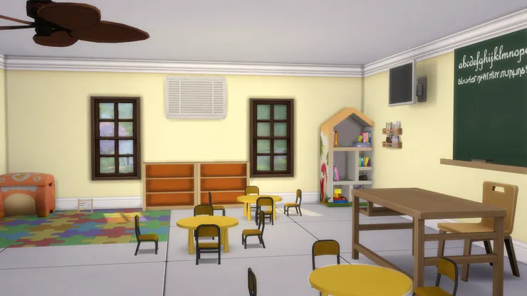 低級生的課室常充滿笑聲，所以音樂室也設在這層。這樣便不怕吵了。