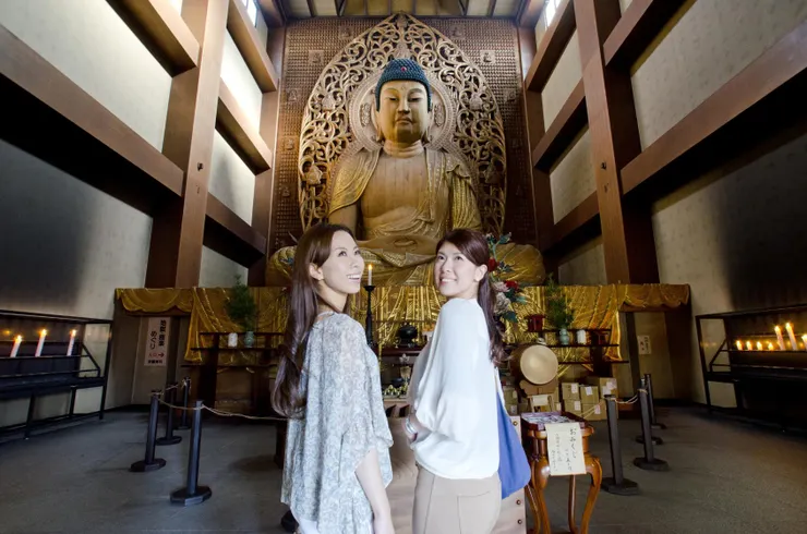 福岡木製大佛(圖片取自福岡縣旅遊官網)