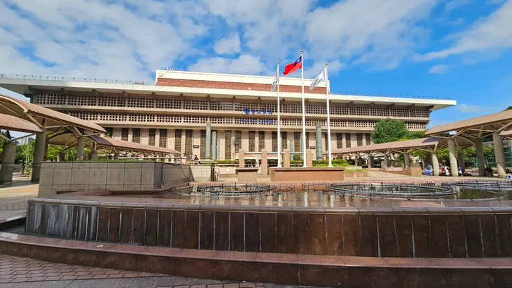 這是台北車站!這天天氣超級好!