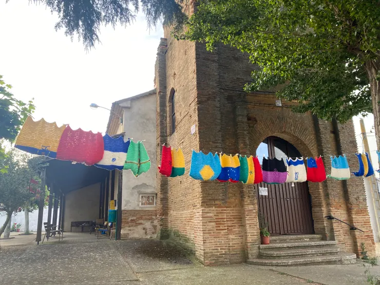 可愛的小鎮佈置-針織國旗，有台灣喔。