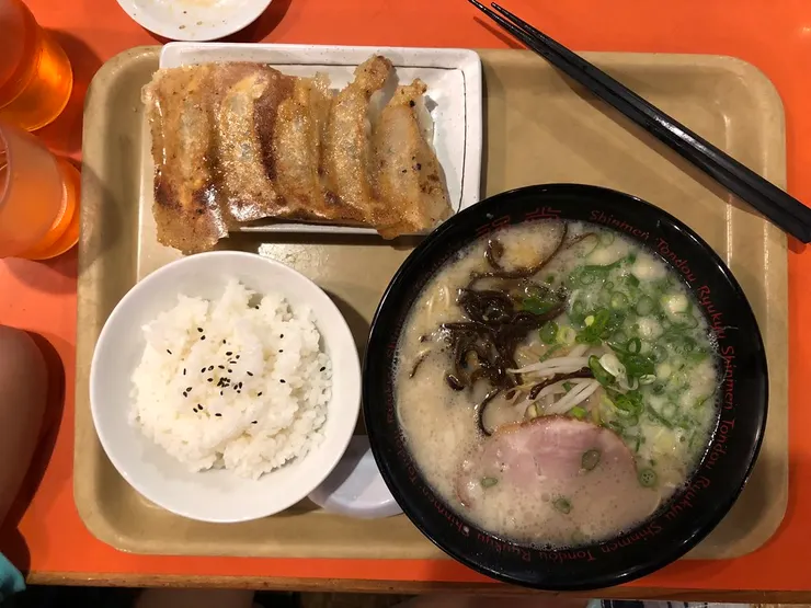 午餐B套餐 Gyoza Set - 男人味拉麵+煎餃Set