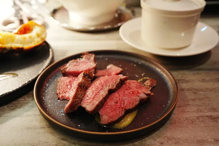 肋眼牛排夠美味!