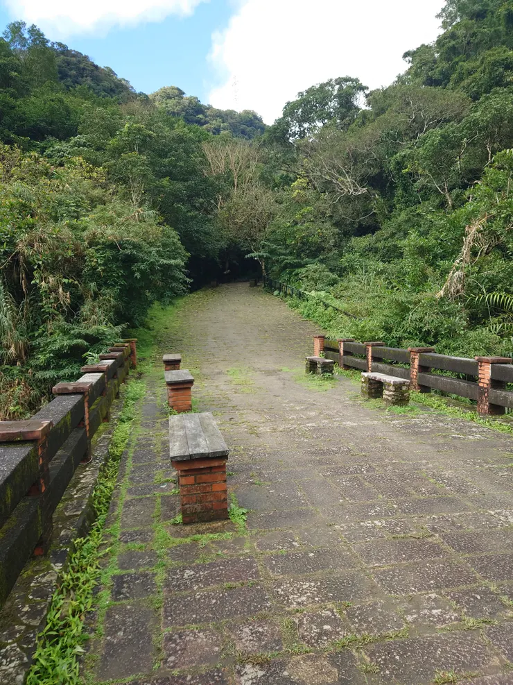 摸乳巷登山口，筆架連峰相對少人知悉的起登點