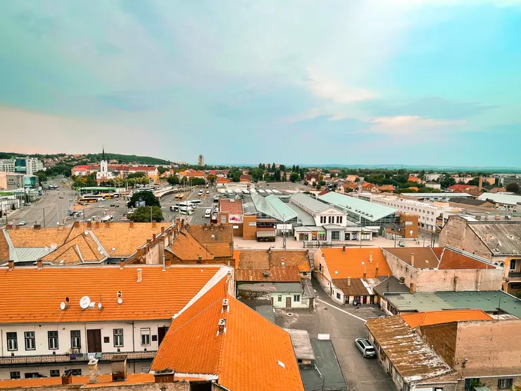 落腳處的廚房窗戶看出去的景色 shot by Emma.