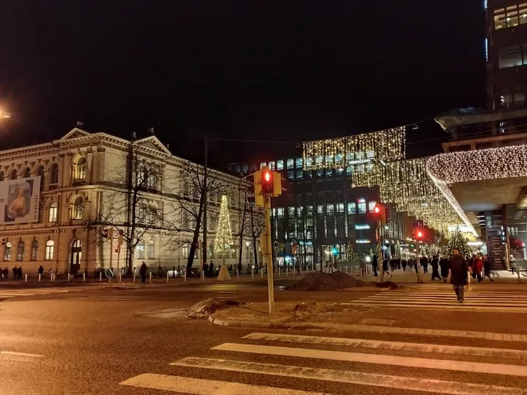 夜晚的街道，靜謐而璀璨