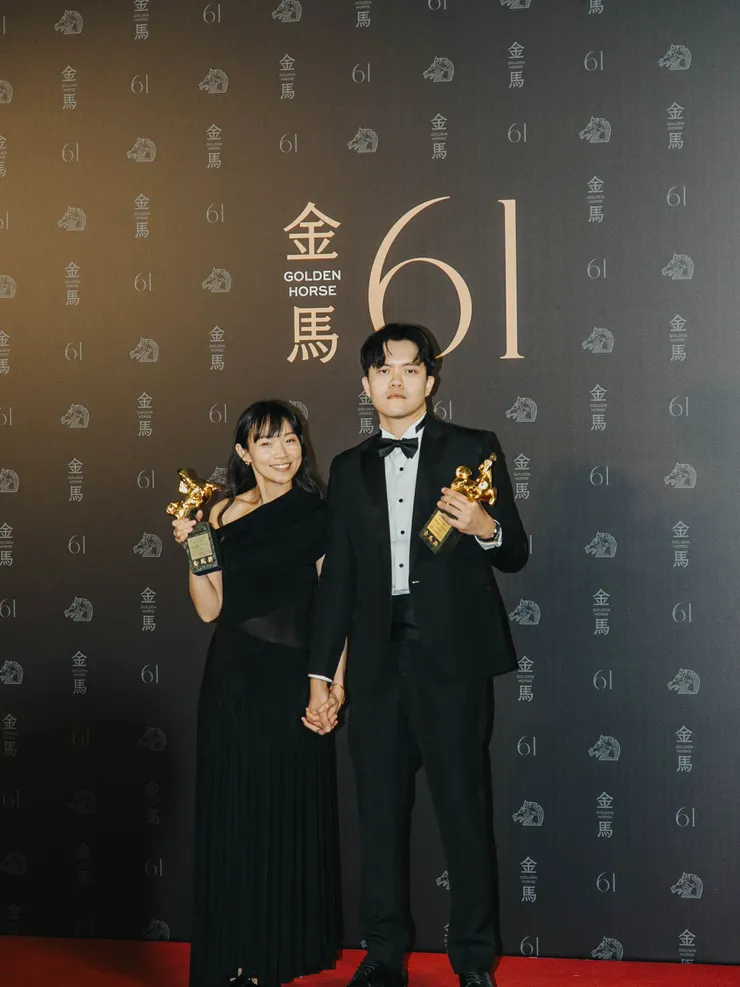 第 61 屆金馬獎最佳新導演獎得主尹又巧（左）、曾威量（右）。／攝影 朱學文