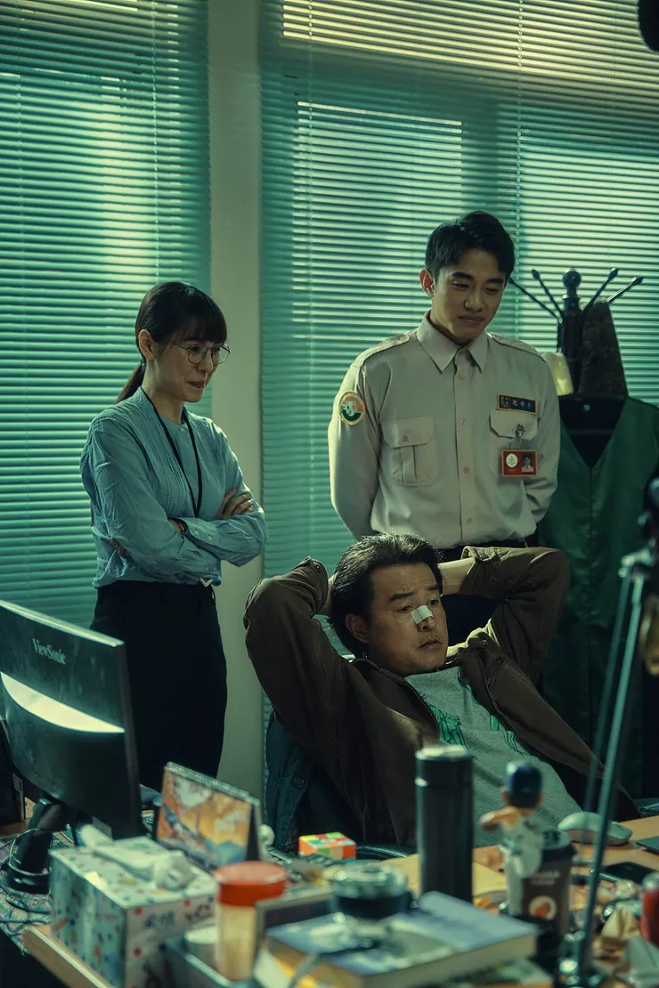 背景學歷兼具的青澀菁英