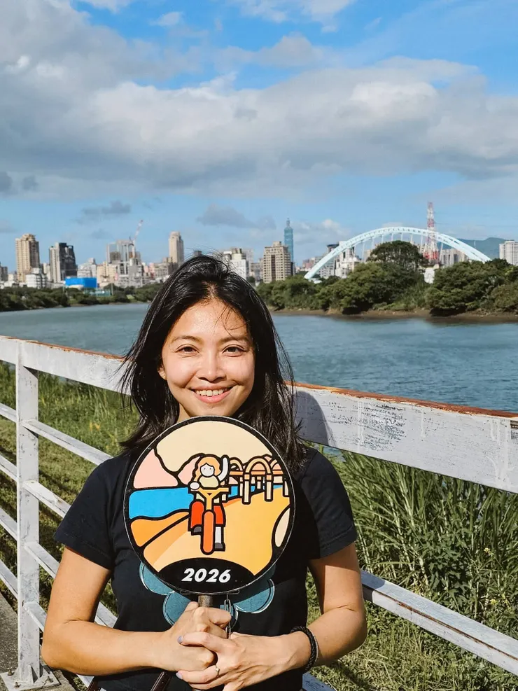 第八段的實體手拿牌位置在馬場町公園、離開社子島上社子大橋之前