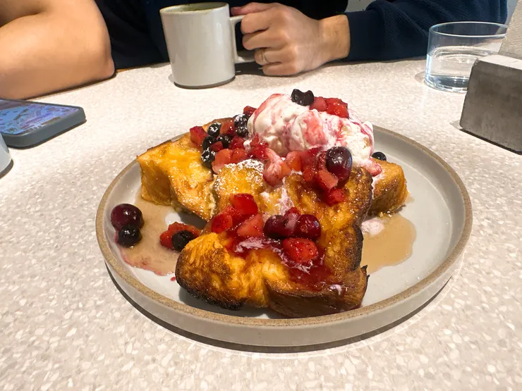 吃完我們每個人都已經不顧形象地糖暈了