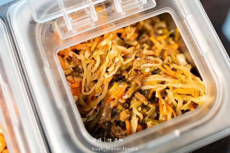 [安平平通路美食]庫霸豬肉湯飯，隱身平通路的道地馬鈴薯龍骨湯，道地韓式小菜無限量供應，安平午餐晚餐推薦，最新菜單