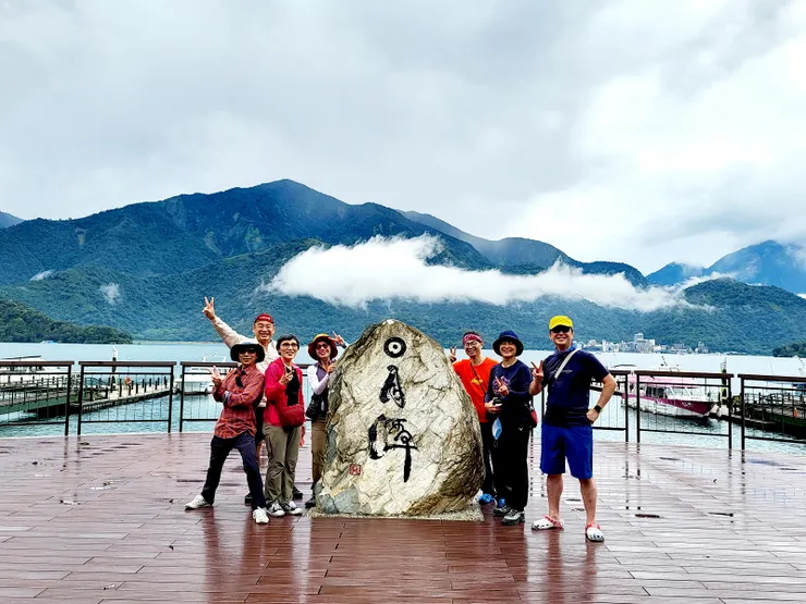 13：20抵達朝霧碼頭結束行程