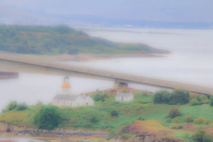 洛哈爾什凱爾與天空島間的橋樑下方的房屋