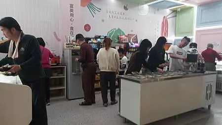 [宜蘭美食]宜蘭市熱門人氣富美海鮮鍋物，各式海鮮、肉類火鍋主