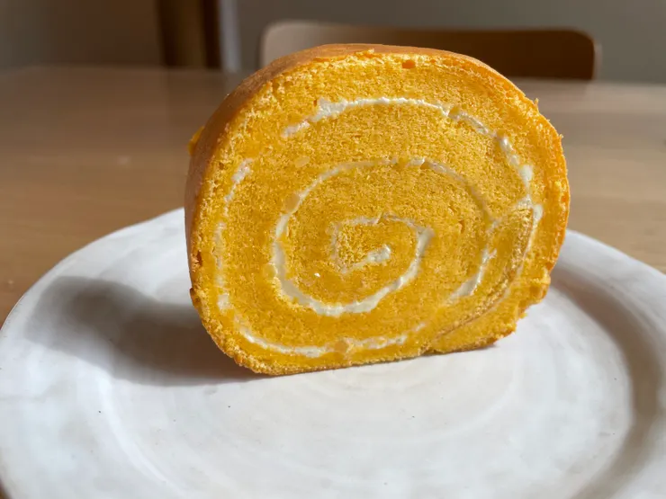 港式捲蛋的奶油餡，是以鮮黃油製作而成的。（作者拍攝）