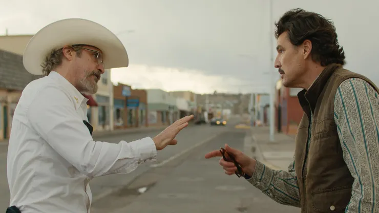 《瘋狂小鎮愛丁頓》劇照