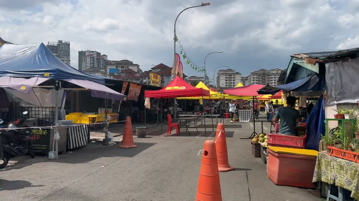 太早到了市集還空空的