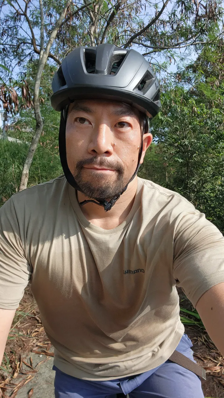 Shimano釣具類的T-shirt很好穿，吸濕排汗~可以買！