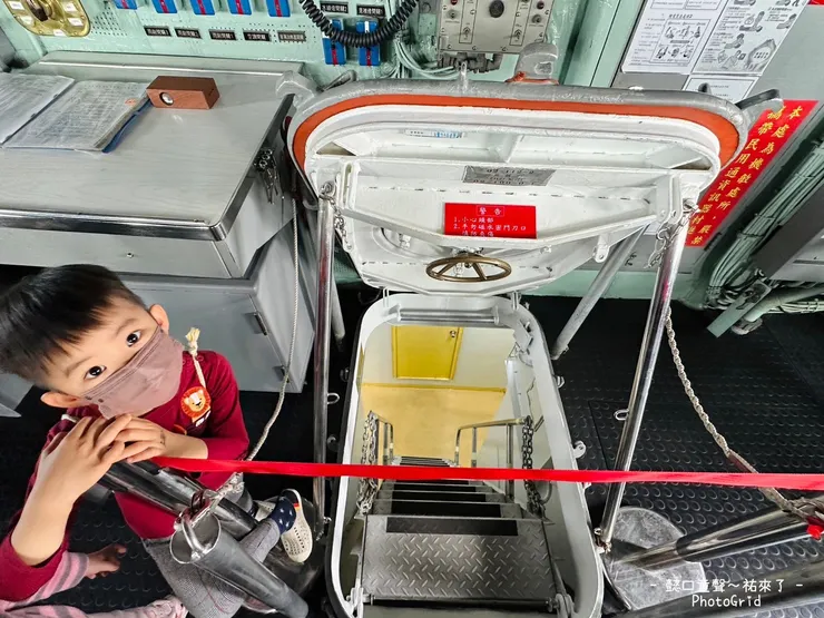 超級陡的梯，孩子爬上爬下的時候需要大人多盯著一點喔。